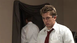 Learn from the blunders of other waiters in our training video.
