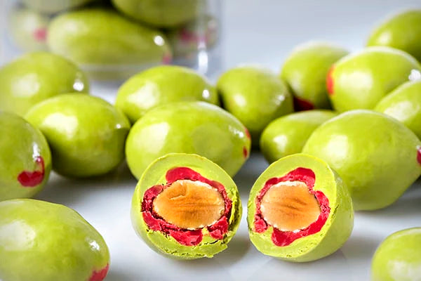 Delicious chocolate-coated roasted almonds!