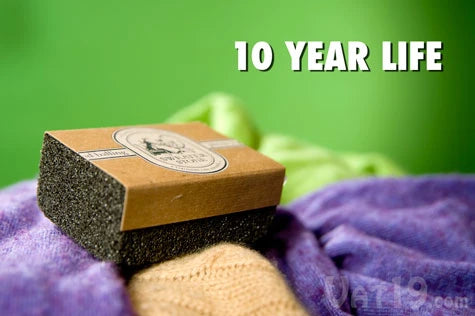 The Sweater Stone is effective on a wide variety of garments including cashmere, upholstery, towels, shirts, and bedding.