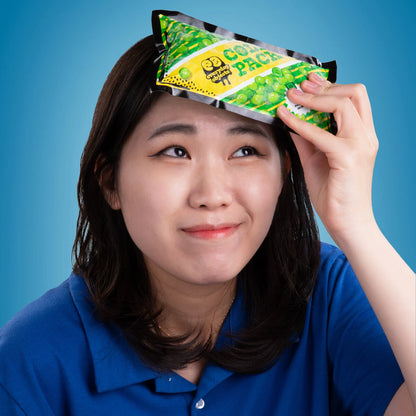 It's flexible, allowing it to wrap around the affected area better than peas (or regular ice) ever could.