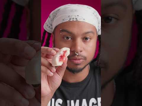 Philip, Kelsey, and Grace try Strawberry Shortcake Gupperz for the first time!